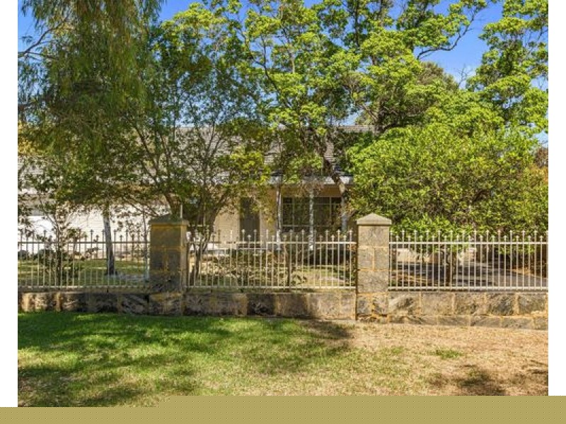 33 FRASER ROAD, Applecross WA 6153