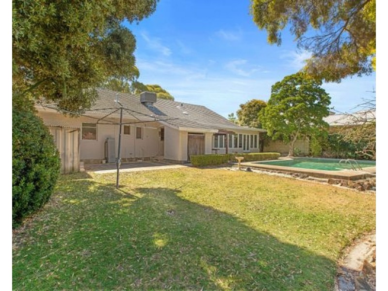 33 FRASER ROAD, Applecross WA 6153