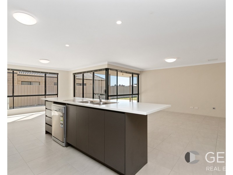 6 Birmingham Way, Darch WA 6065