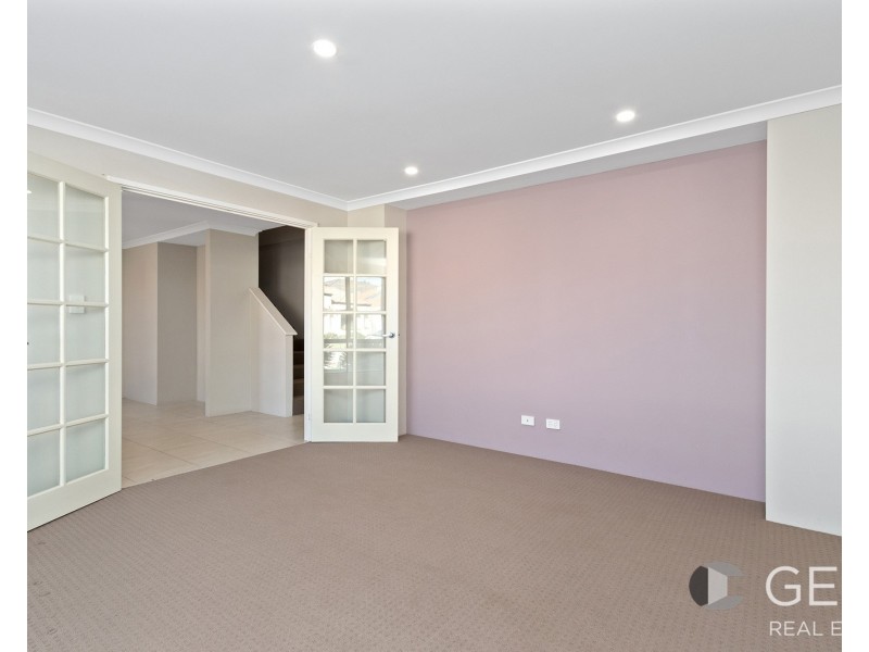 6 Birmingham Way, Darch WA 6065