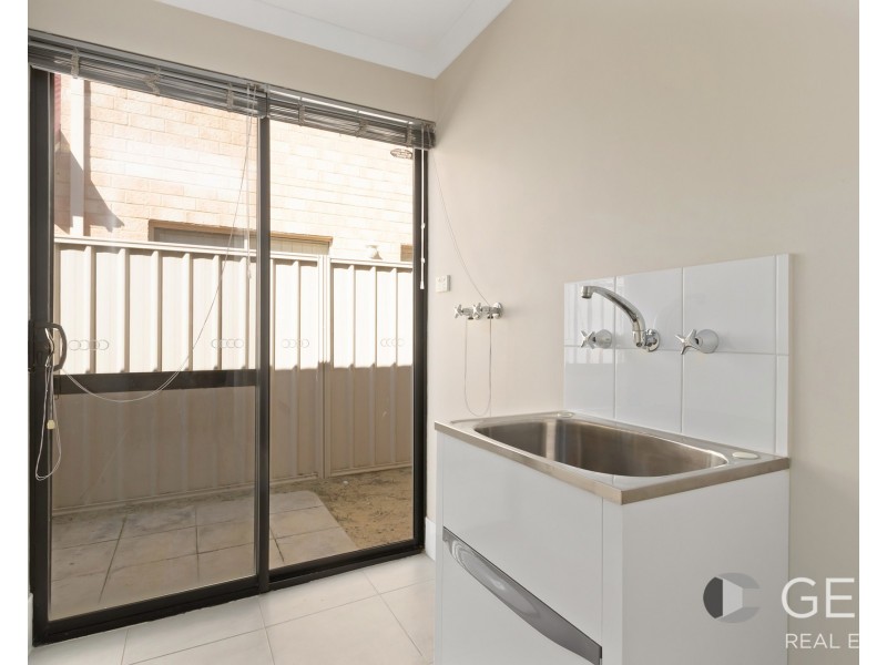 6 Birmingham Way, Darch WA 6065