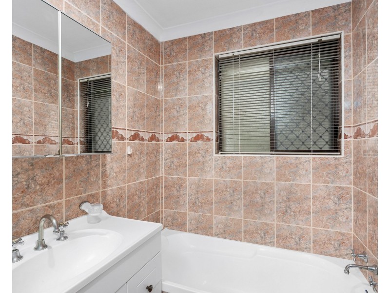 14 IPSWICH CRESCENT, Girrawheen WA 6064