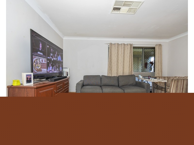 4 ROCHFORD WAY, Girrawheen WA 6064