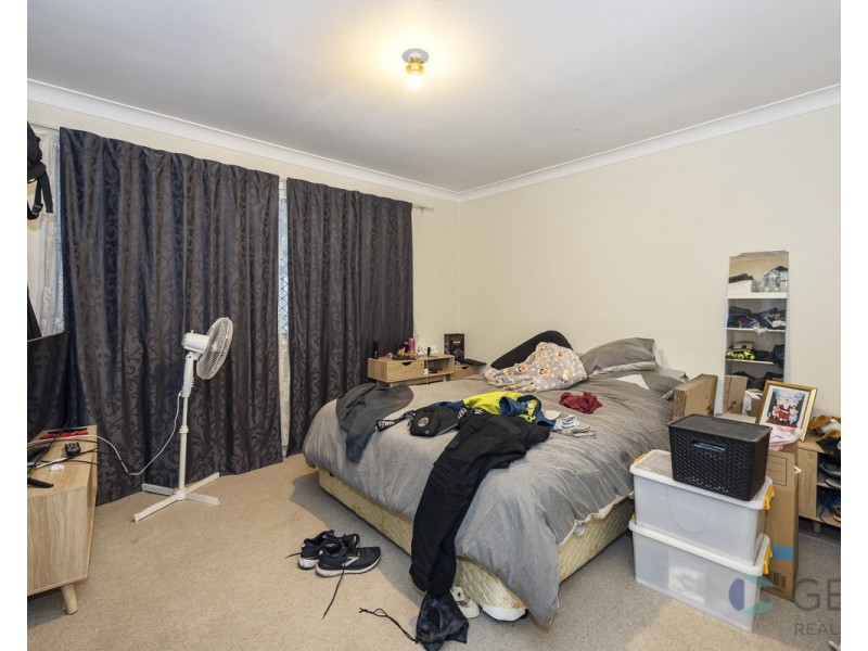 4 ROCHFORD WAY, Girrawheen WA 6064