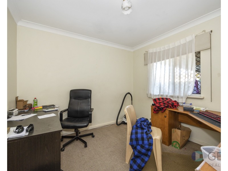 4 ROCHFORD WAY, Girrawheen WA 6064