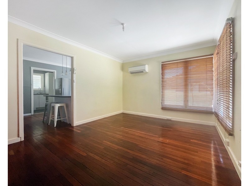 40 Brecknock Way, Girrawheen WA 6064