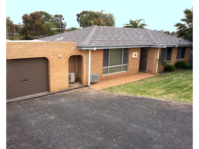 18 Whitworth Avenue, Girrawheen WA 6064