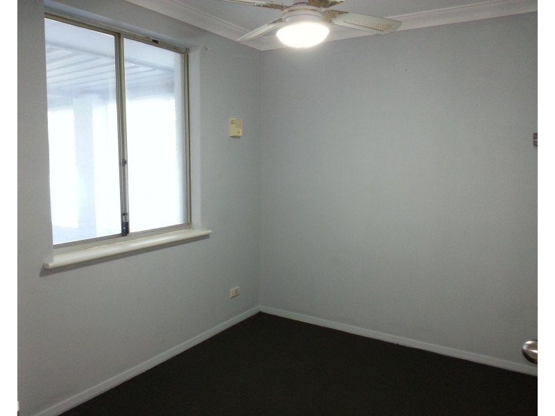 18 Whitworth Avenue, Girrawheen WA 6064