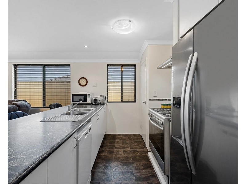 32 Floresta Street, Sinagra WA 6065