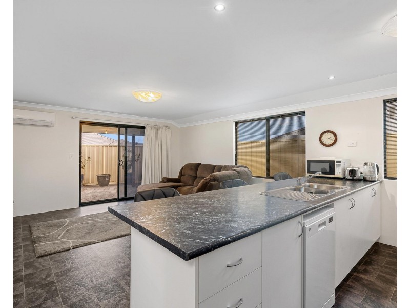 32 Floresta Street, Sinagra WA 6065