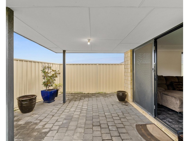 32 Floresta Street, Sinagra WA 6065