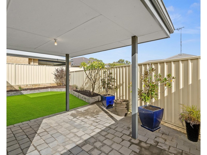 32 Floresta Street, Sinagra WA 6065
