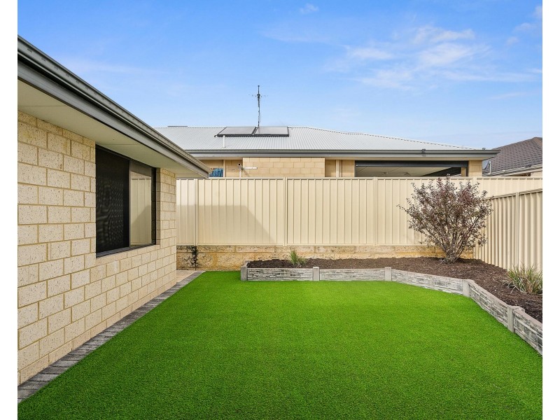 32 Floresta Street, Sinagra WA 6065