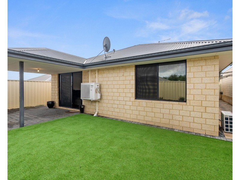 32 Floresta Street, Sinagra WA 6065