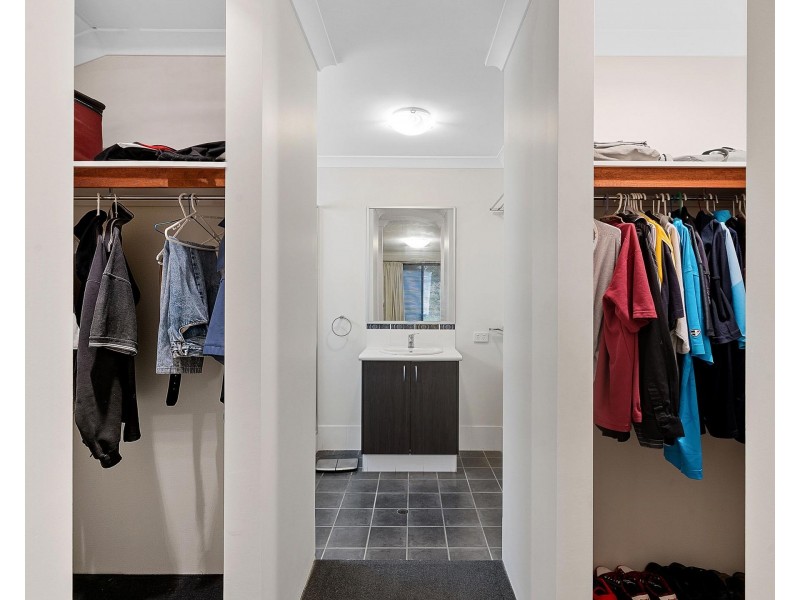 32 Floresta Street, Sinagra WA 6065