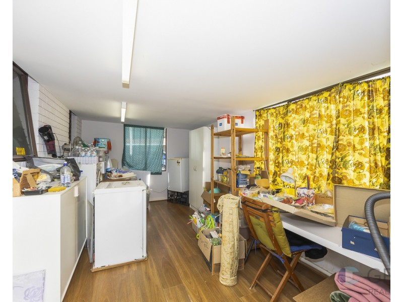 15 IPSWICH CRESCENT, Girrawheen WA 6064