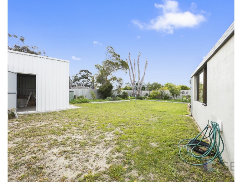 15 IPSWICH CRESCENT, Girrawheen WA 6064