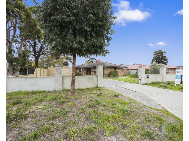 15 IPSWICH CRESCENT, Girrawheen WA 6064