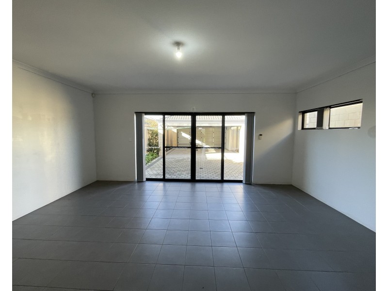 11 Hollyford Parade, Butler WA 6036