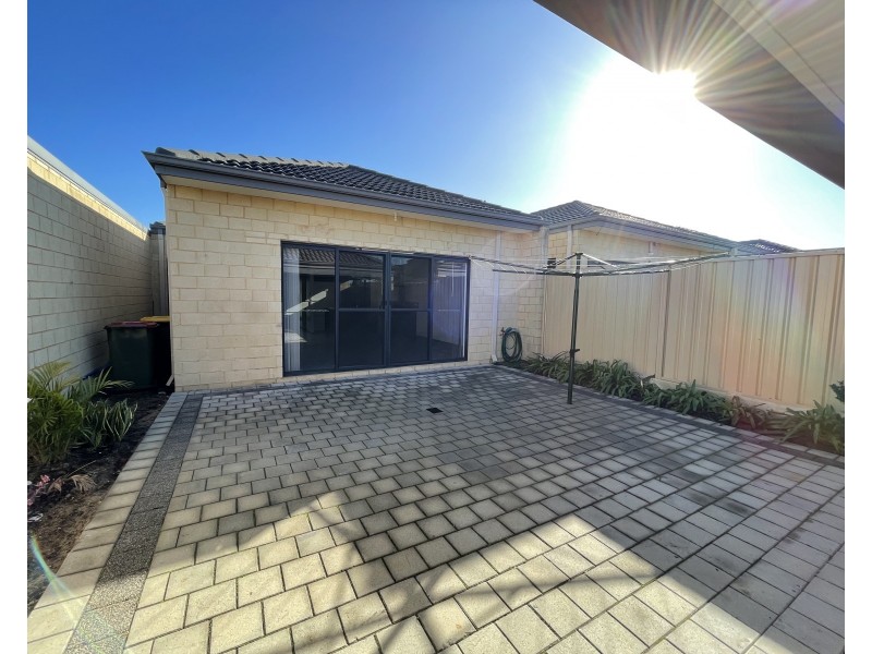 11 Hollyford Parade, Butler WA 6036