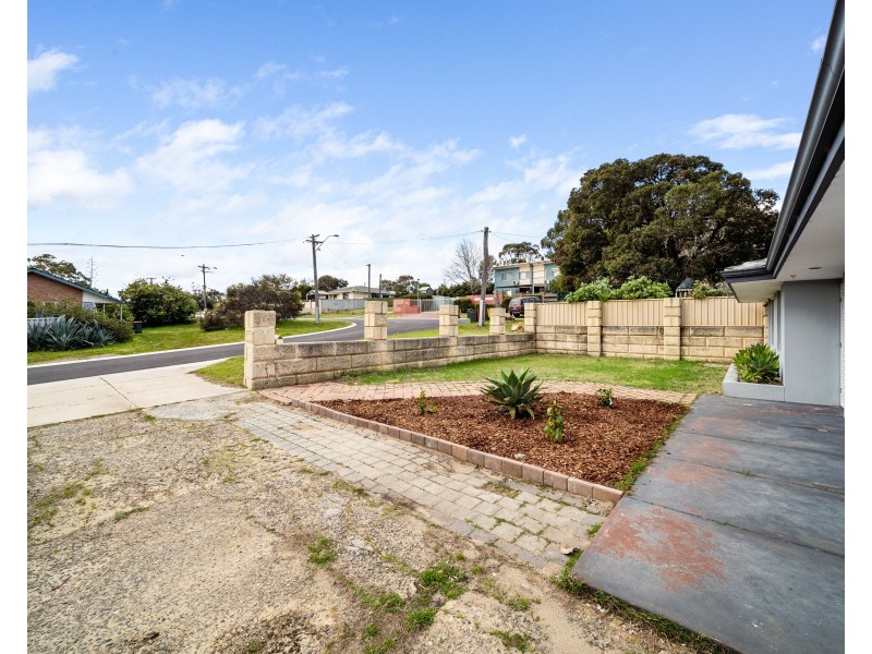 14 Greville Way, Girrawheen WA 6064