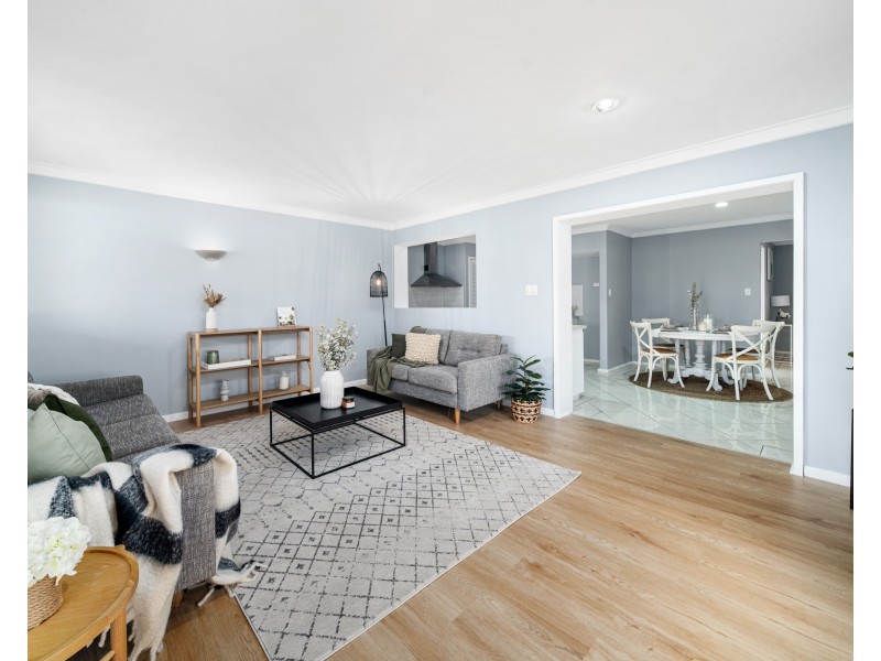 14 Greville Way, Girrawheen WA 6064