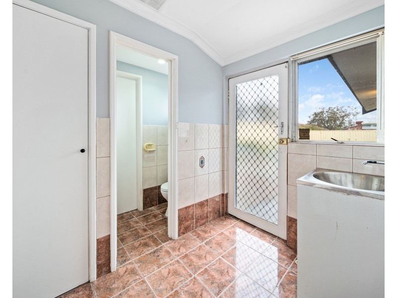 14 Greville Way, Girrawheen WA 6064