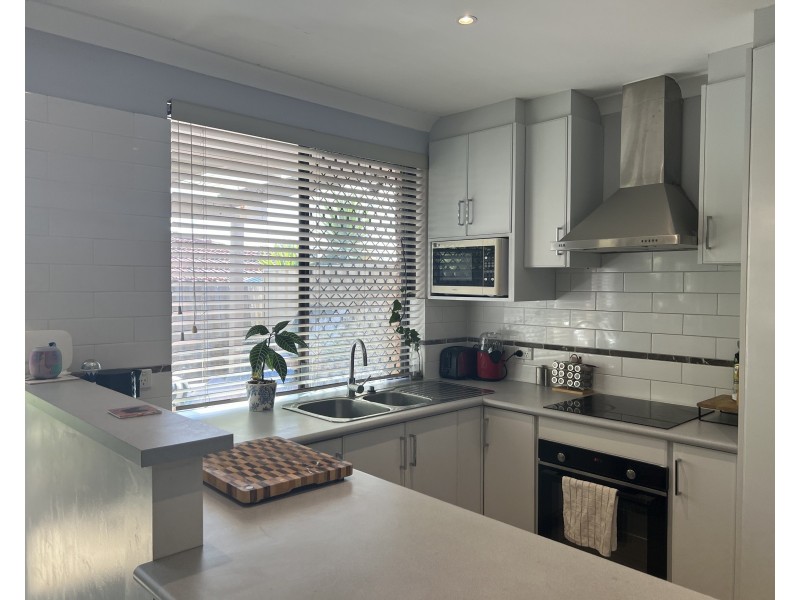 4/2 NAGEL PLACE, Dianella WA 6059