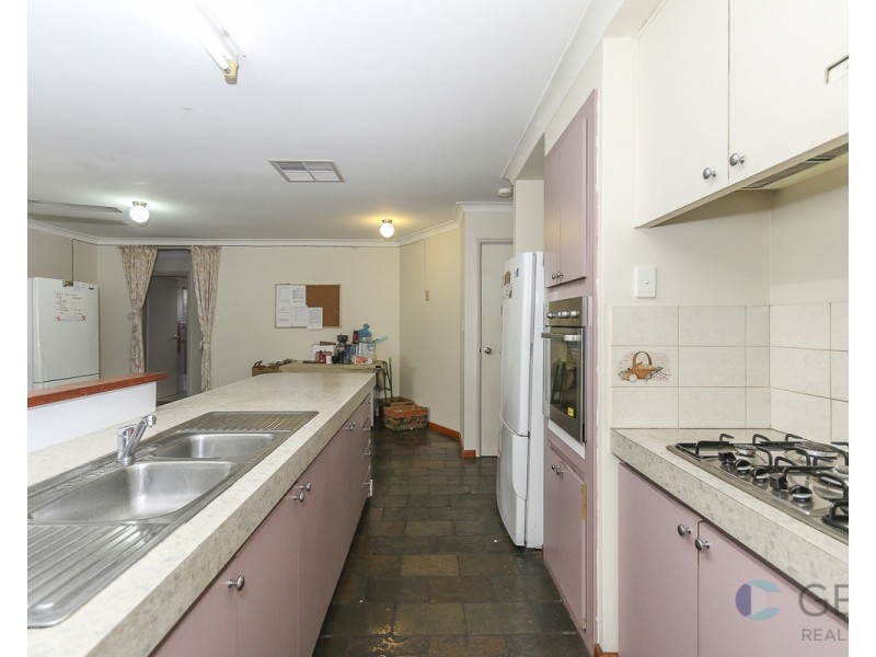 24 Gladstone Street, St James WA 6102