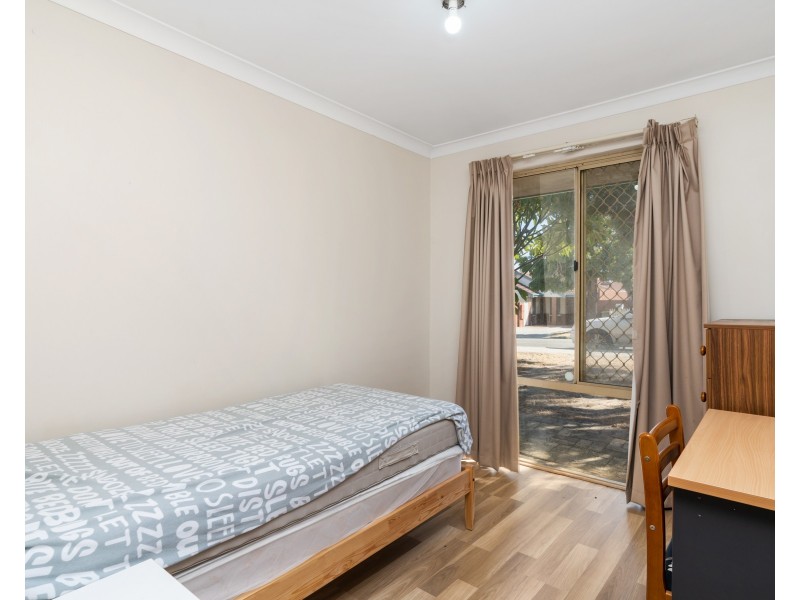 24 Gladstone Street, St James WA 6102