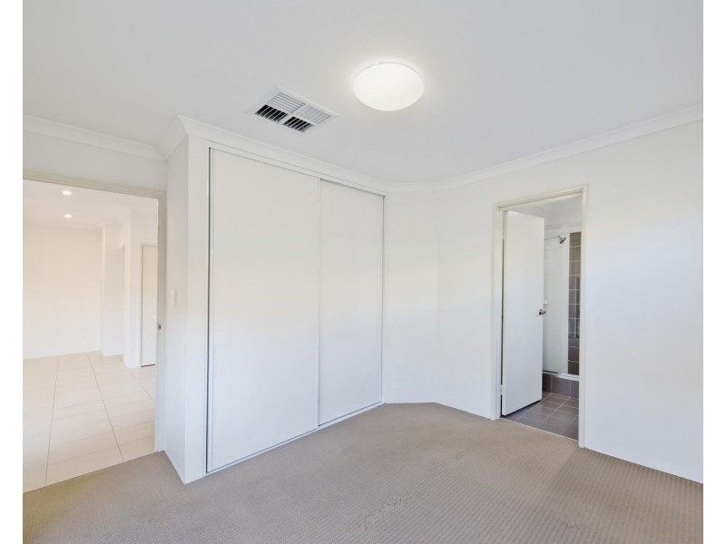32 Daley Street, Yokine WA 6060