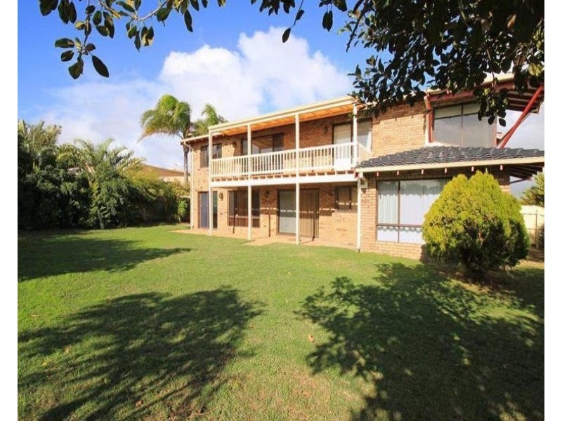 8 Moth Court, Ocean Reef WA 6027