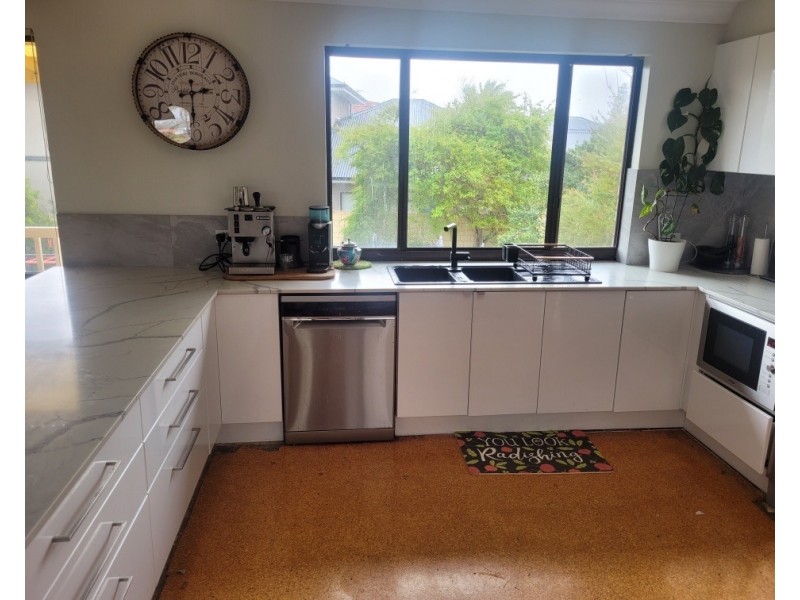 8 Moth Court, Ocean Reef WA 6027