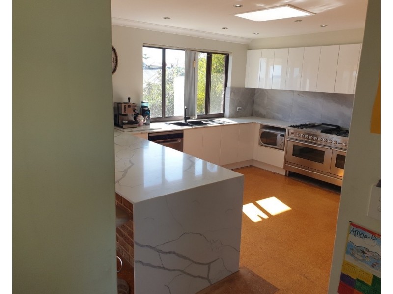 8 Moth Court, Ocean Reef WA 6027