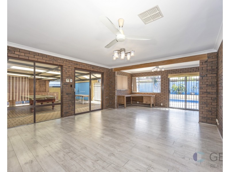 15 Amberton Avenue, Girrawheen WA 6064