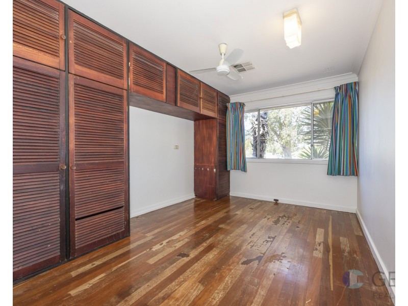 15 Amberton Avenue, Girrawheen WA 6064