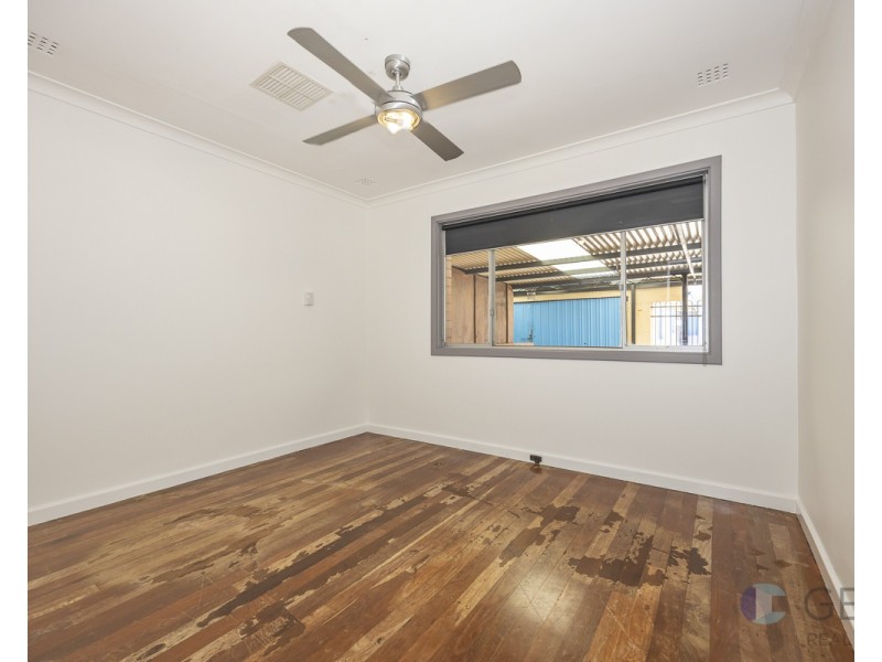 15 Amberton Avenue, Girrawheen WA 6064