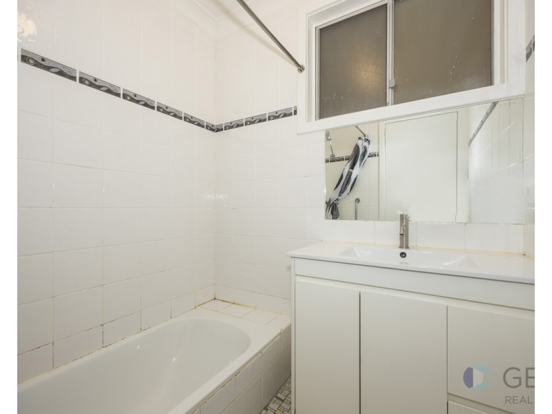 15 Amberton Avenue, Girrawheen WA 6064