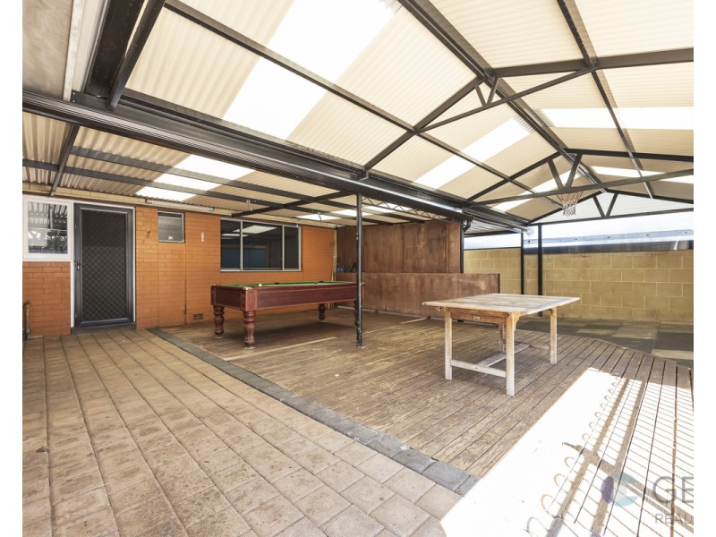 15 Amberton Avenue, Girrawheen WA 6064