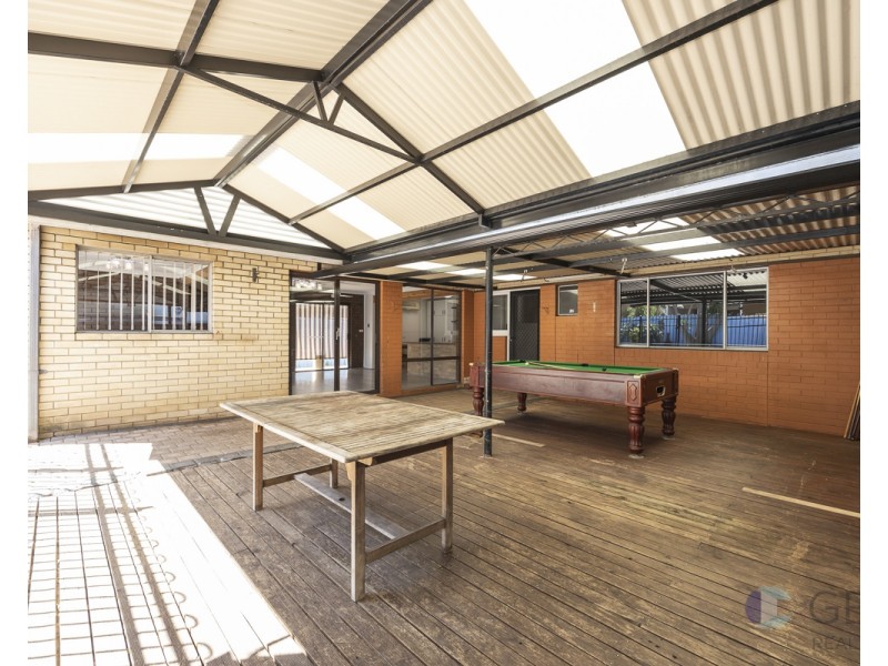 15 Amberton Avenue, Girrawheen WA 6064