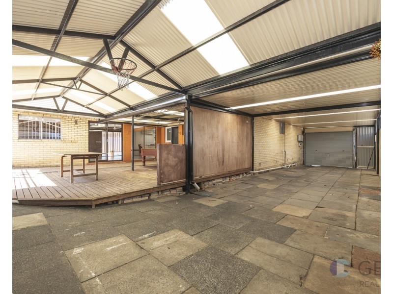 15 Amberton Avenue, Girrawheen WA 6064