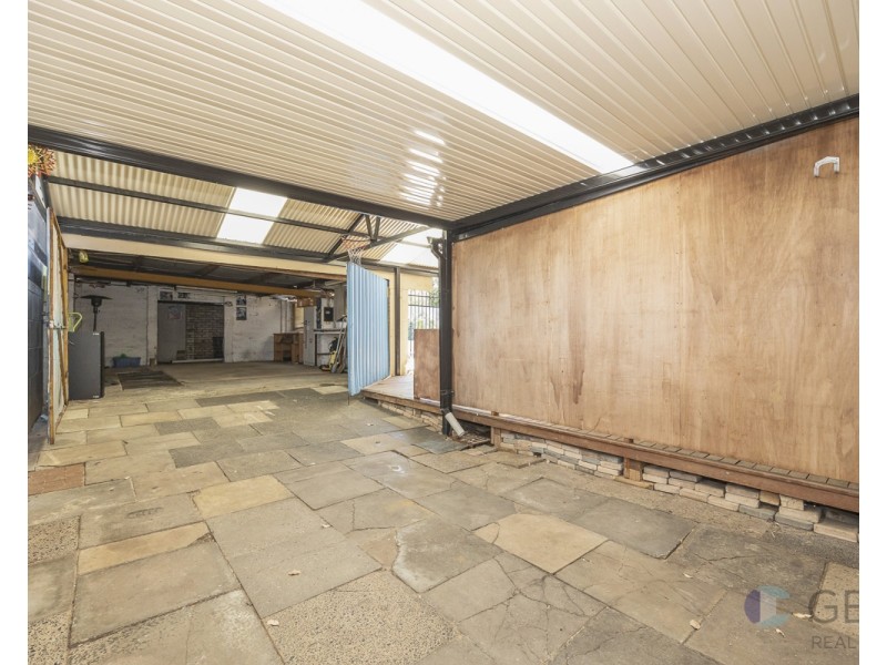 15 Amberton Avenue, Girrawheen WA 6064