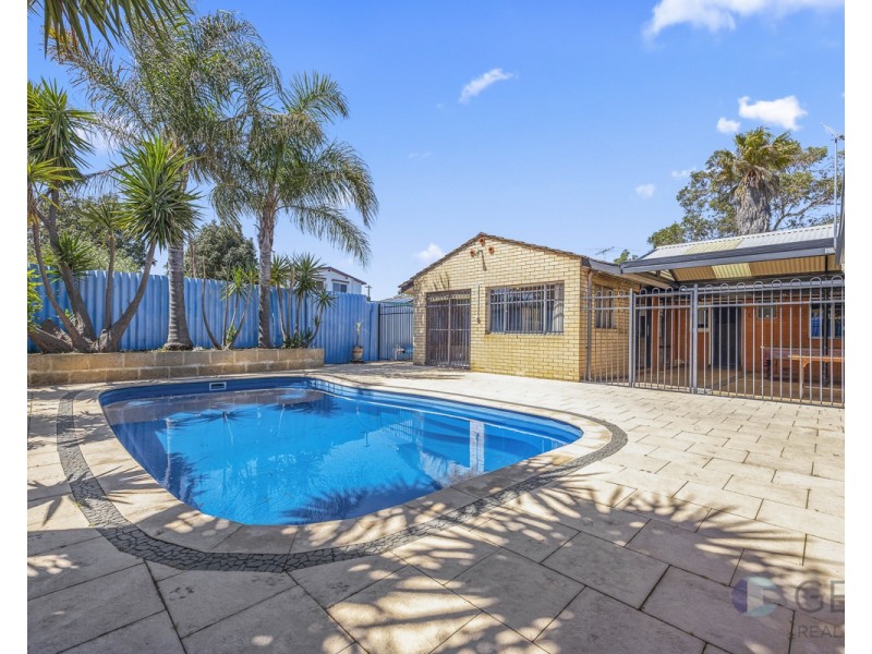 15 Amberton Avenue, Girrawheen WA 6064