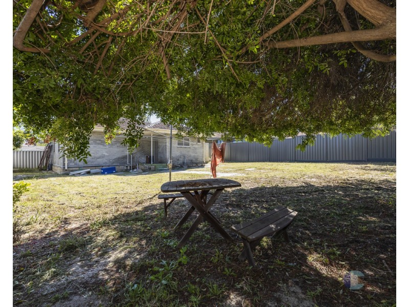 12 Butterick Place, Girrawheen WA 6064