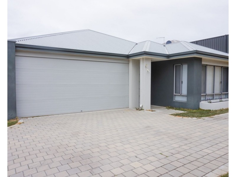 33 Sissinghurst Crescent, Landsdale WA 6065