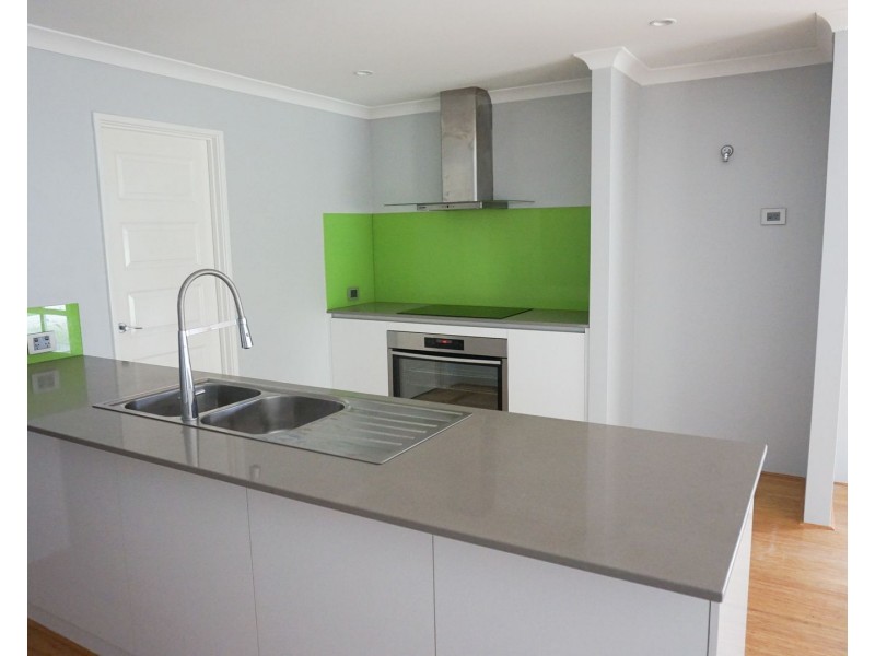 33 Sissinghurst Crescent, Landsdale WA 6065