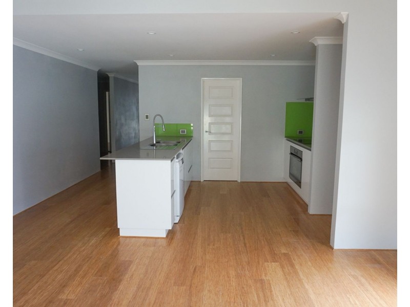 33 Sissinghurst Crescent, Landsdale WA 6065