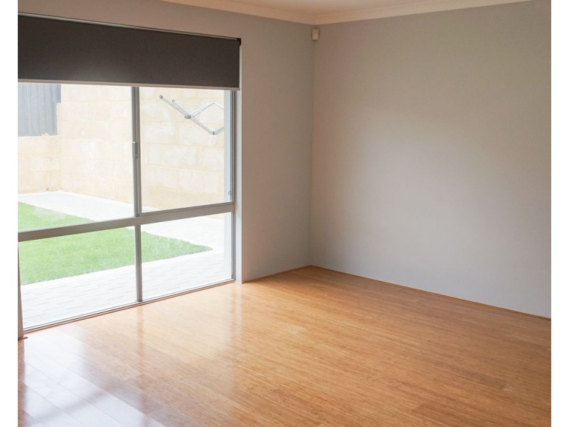 33 Sissinghurst Crescent, Landsdale WA 6065