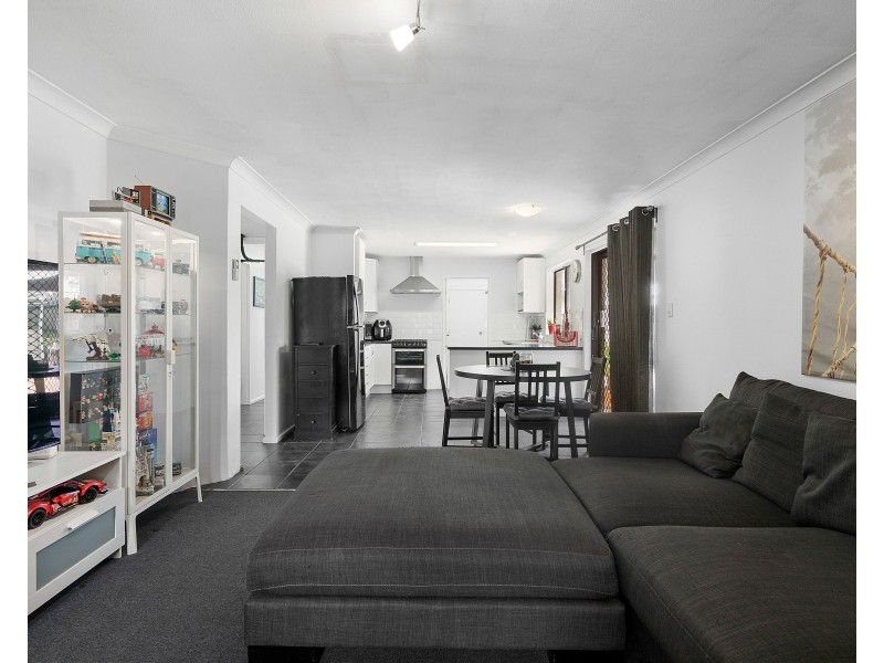 44 Ipswich Crescent, Girrawheen WA 6064
