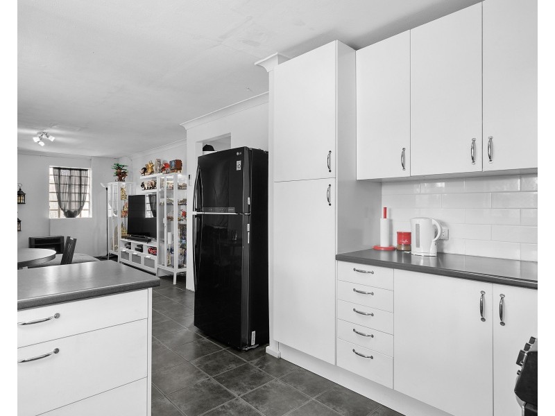 44 Ipswich Crescent, Girrawheen WA 6064